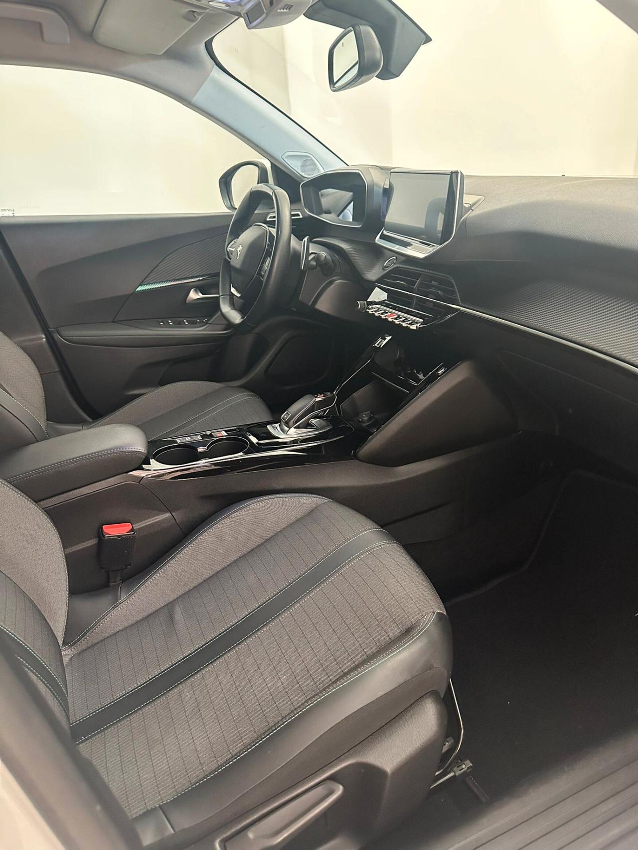 Peugeot 2008 BlueHDi 130 S&S EAT8 Allure