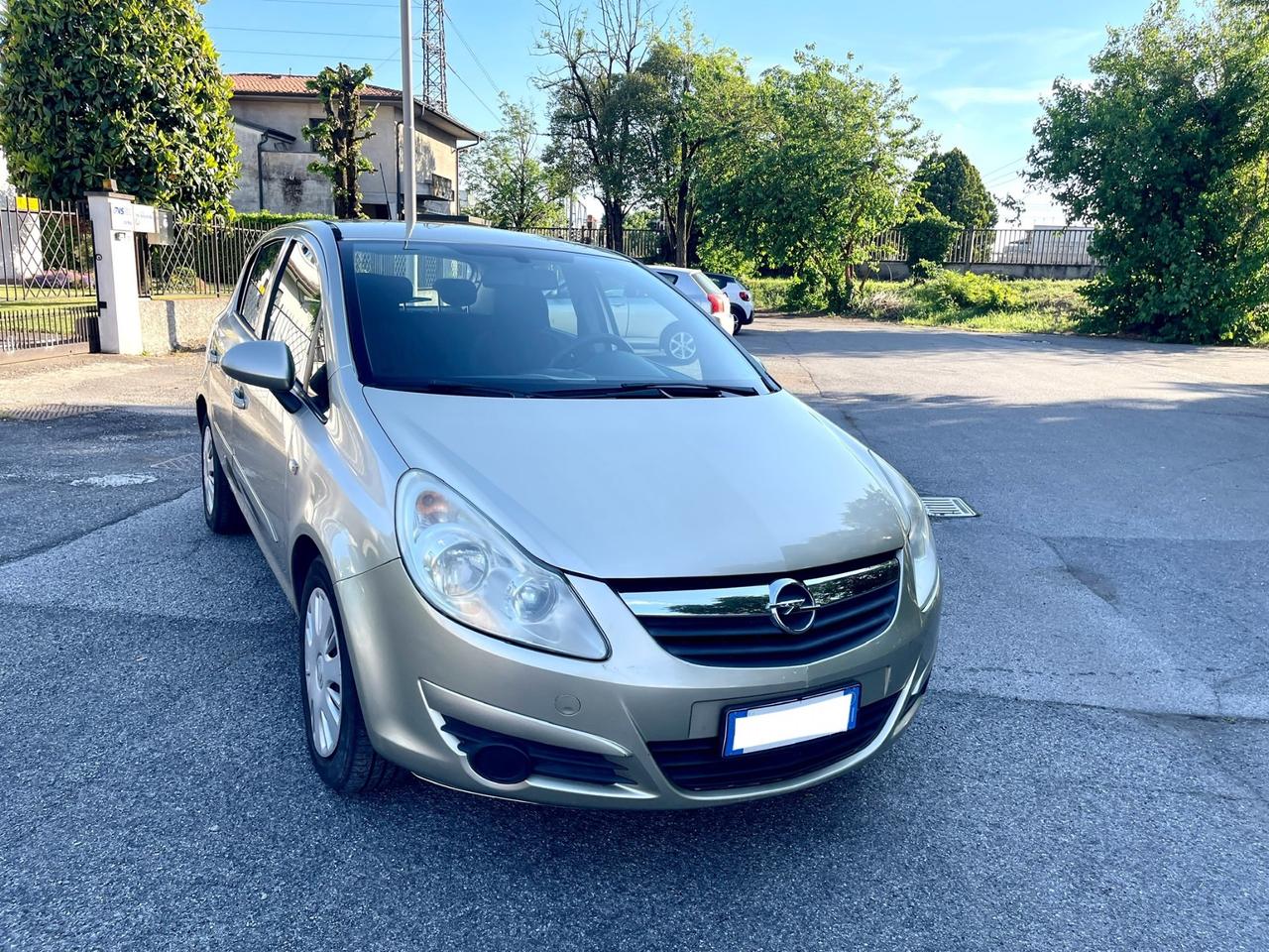 Opel Corsa 1.2 5 porte Cosmo per Neopatentati