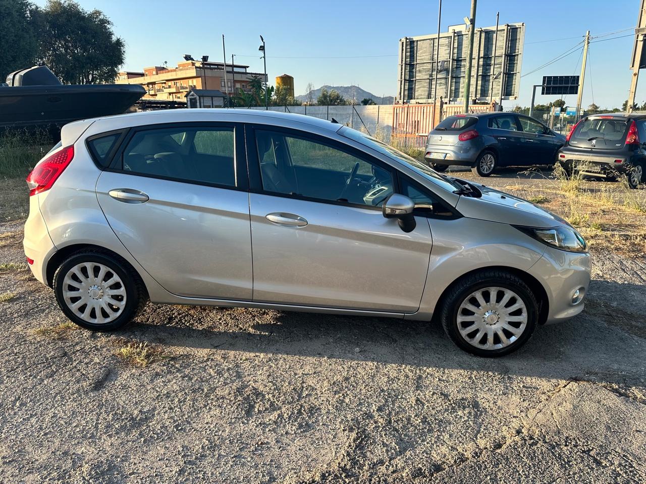 Ford Fiesta 1.4 TDCi 70CV 5 porte Titanium