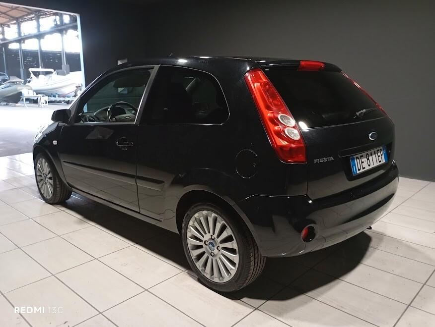 Ford Fiesta del 2007 benzina 90.000 km