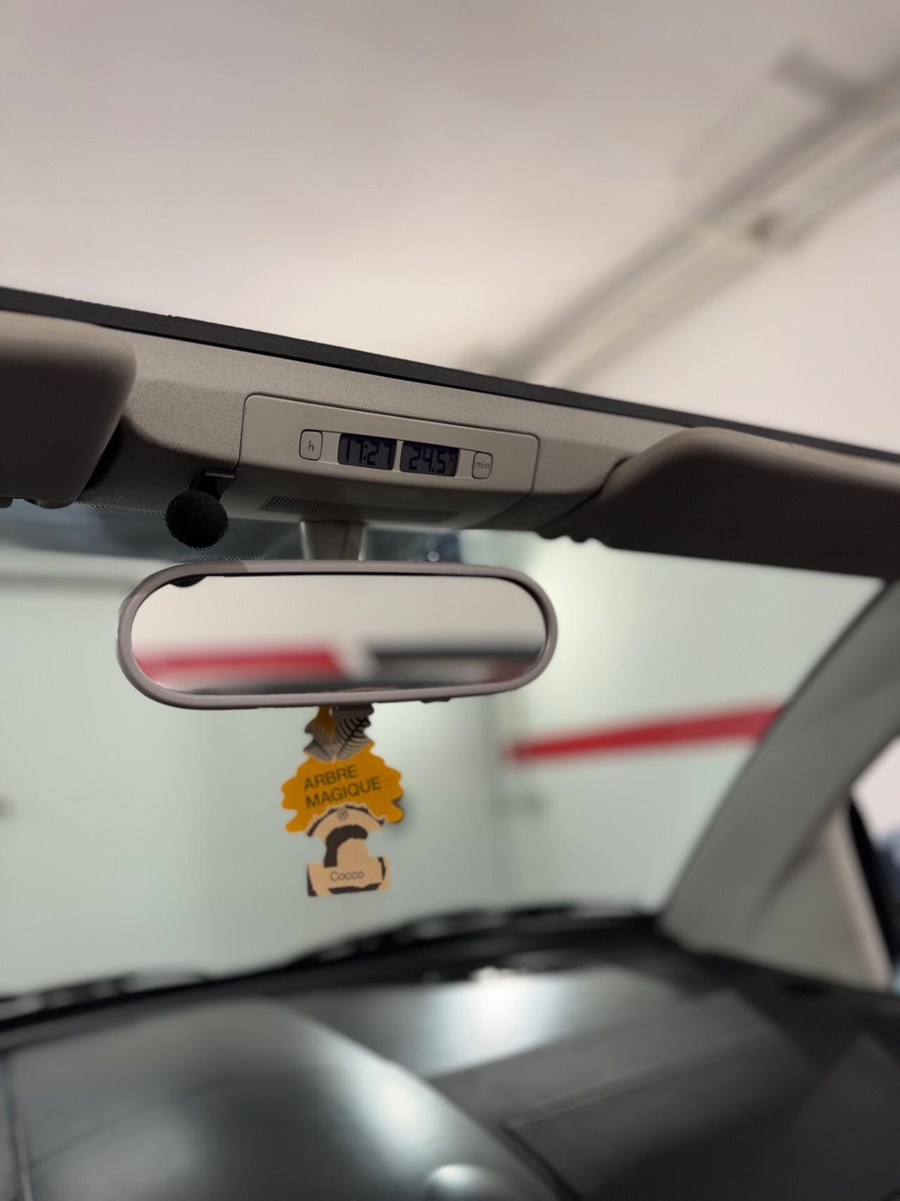 Volkswagen New Beetle 1.6 Cabrio