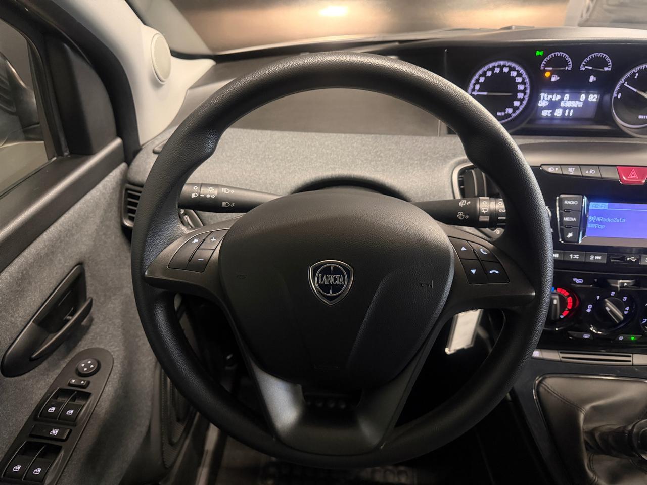 Lancia Ypsilon 1.0 firefly hybrid Silver Plus s&s 70cv