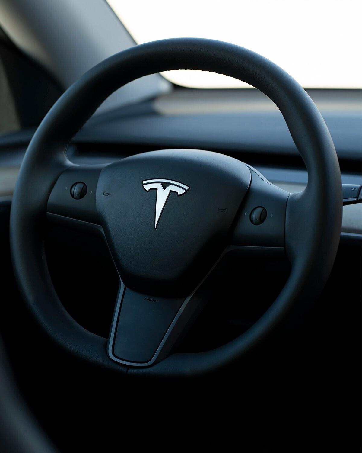 Tesla Model Y Model Y Long Range rwd