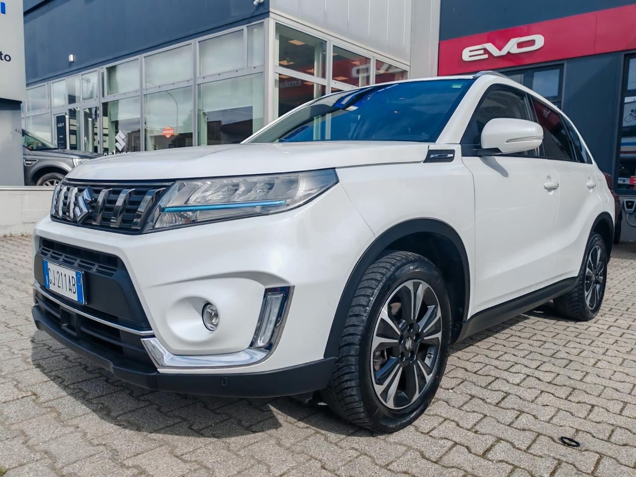 Suzuki Vitara 1.5 Hybrid A/T Starview