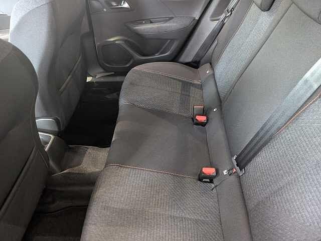 Peugeot 2008 Hybrid 136 e-DCS6 Style