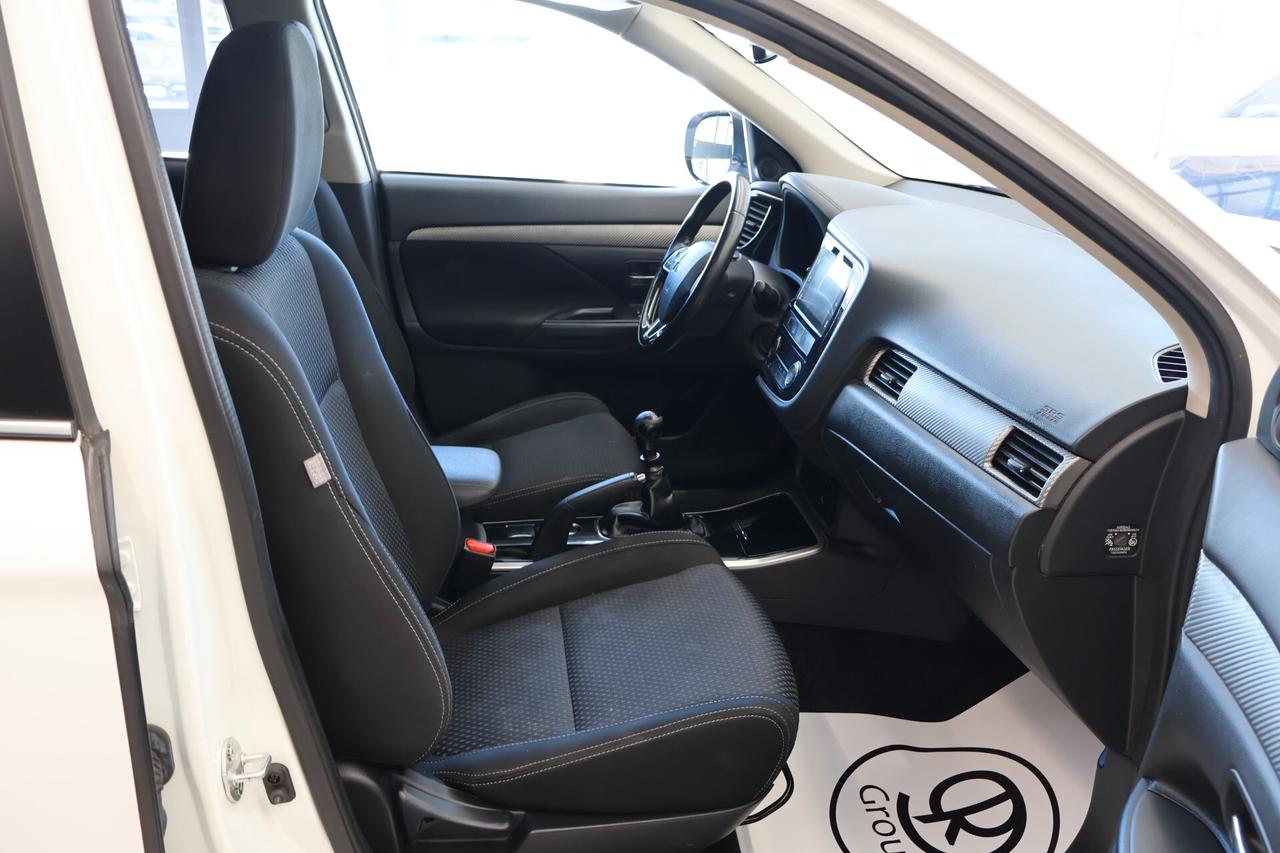 Mitsubishi Outlander 2.2 Instyle awd 7POSTI