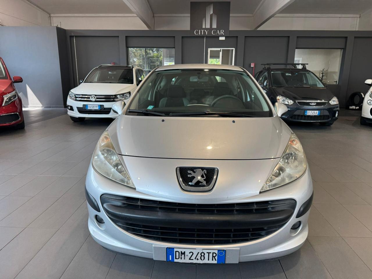 Peugeot 207 1.4 8V 75CV 3p. ONE Line