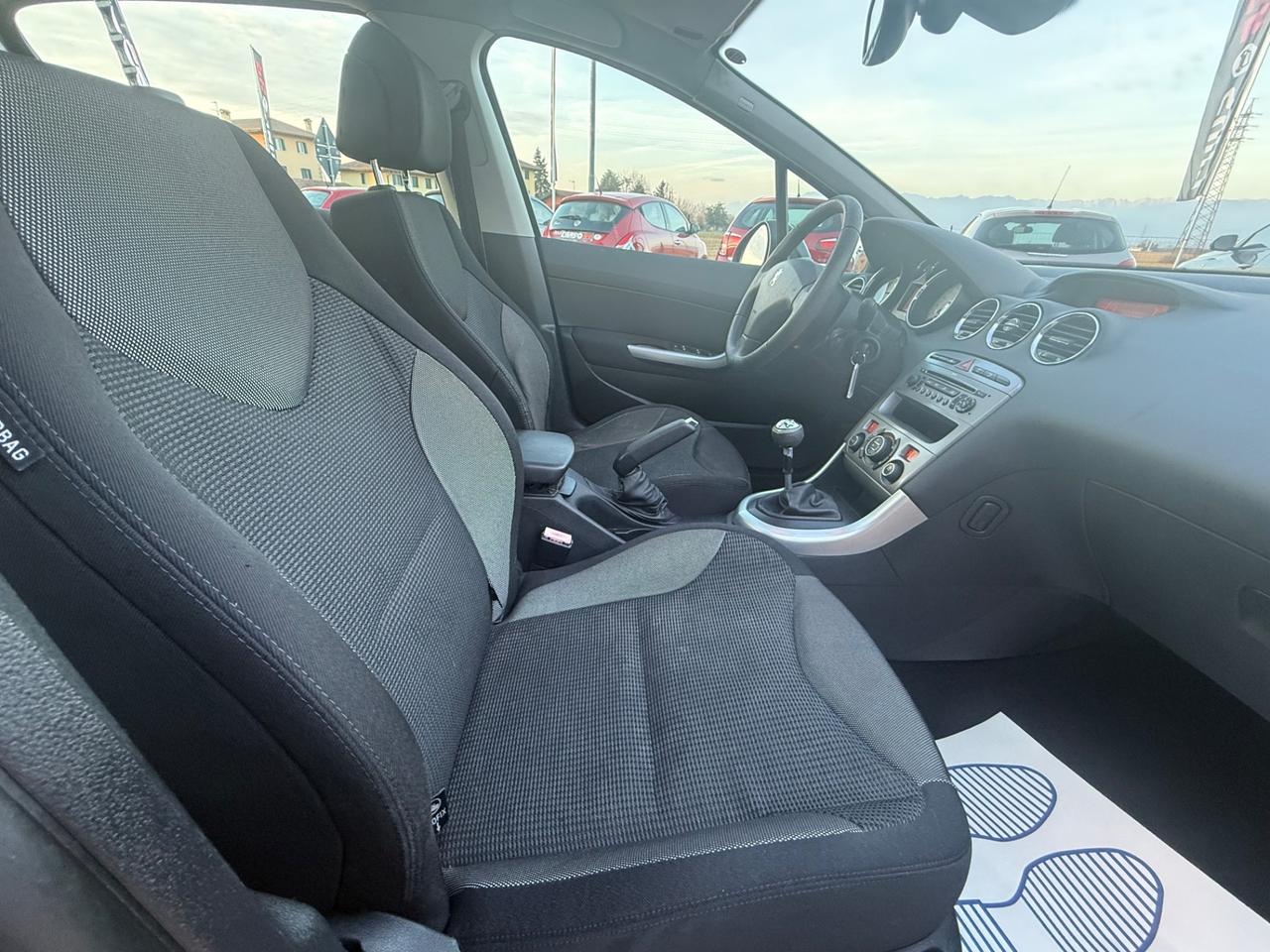 Peugeot 308 1.6 HDi 110CV 5p. Premium (5 Marce)