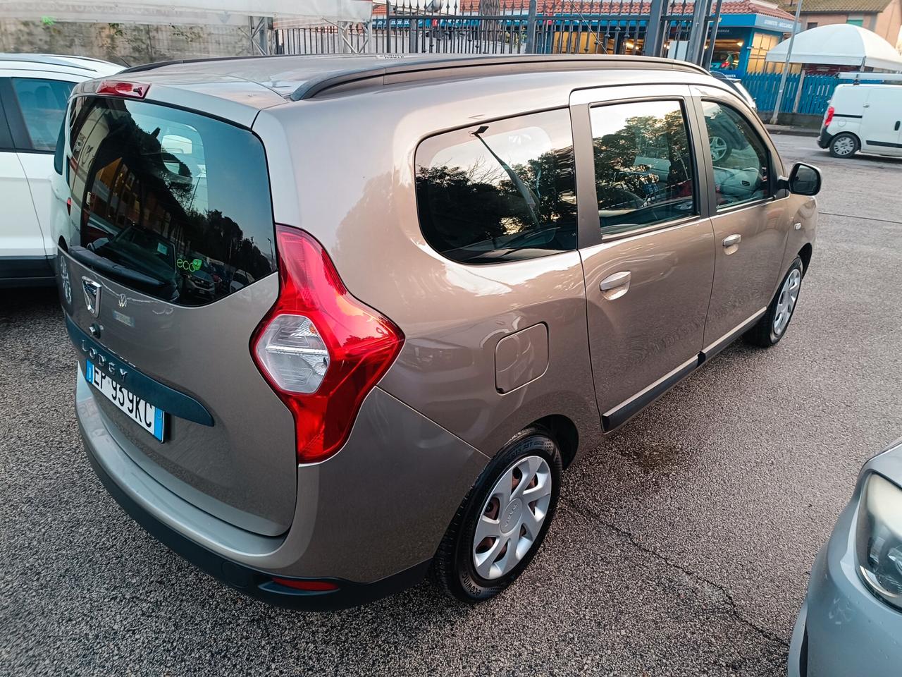 Dacia Lodgy 1.6 8V 85CV 5 posti Lauréate