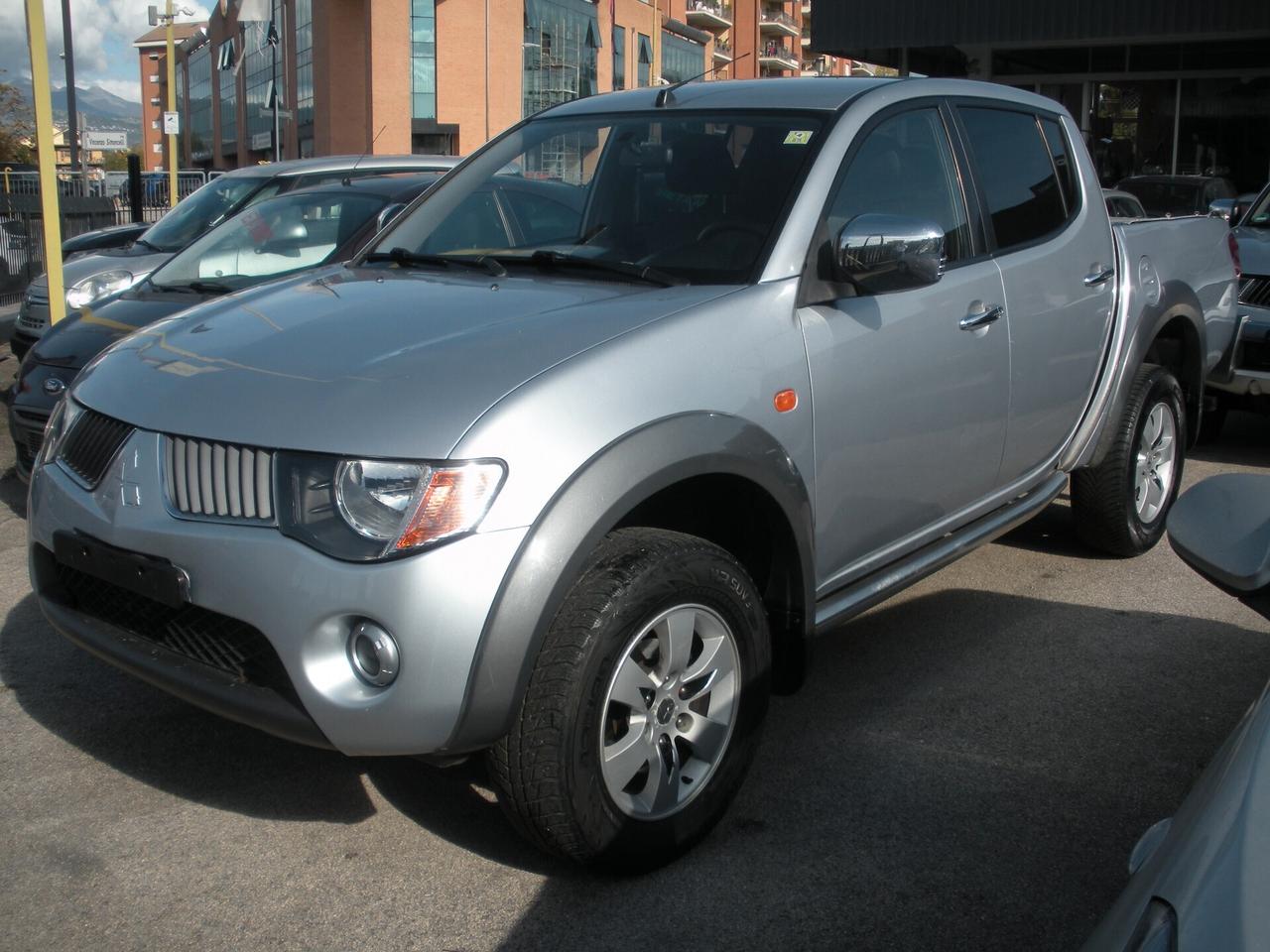 Mitsubishi L200 2.5 DI-D/136CV DC Intense
