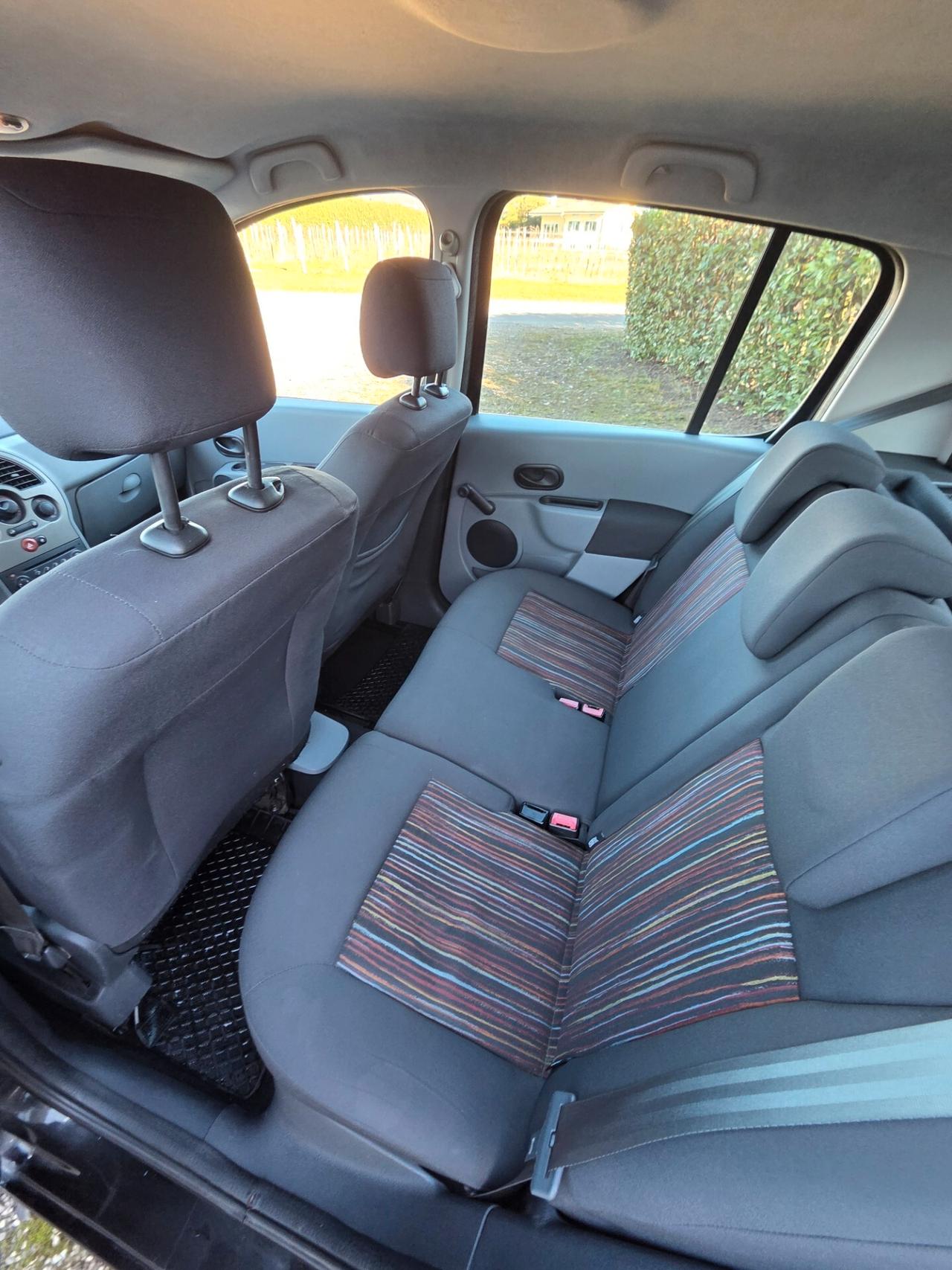 Renault Modus 1.5 dCi 85CV Dynamique