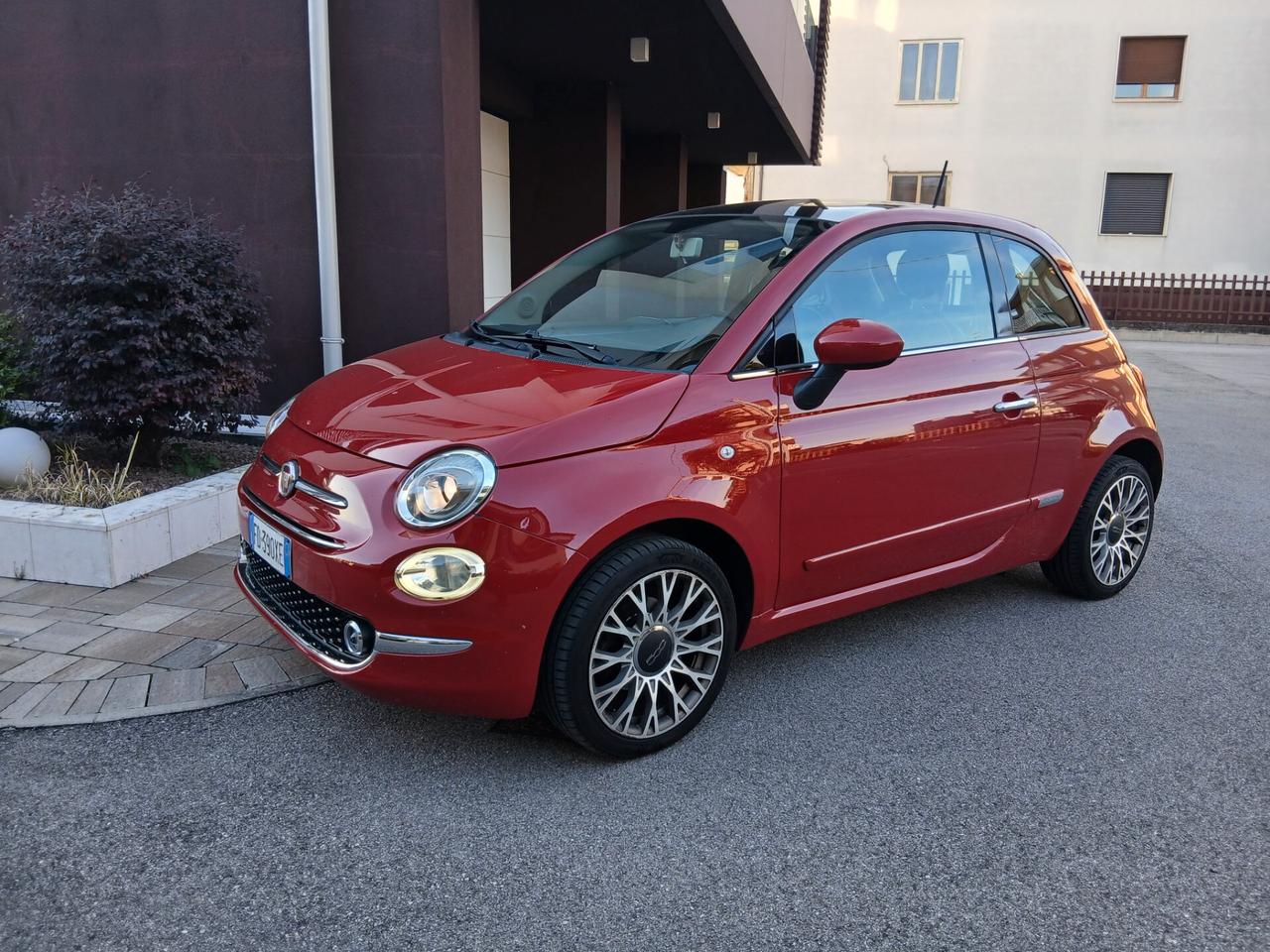 Fiat 500 1.2 Lounge tua a € 193 mese adatta per neo patentati