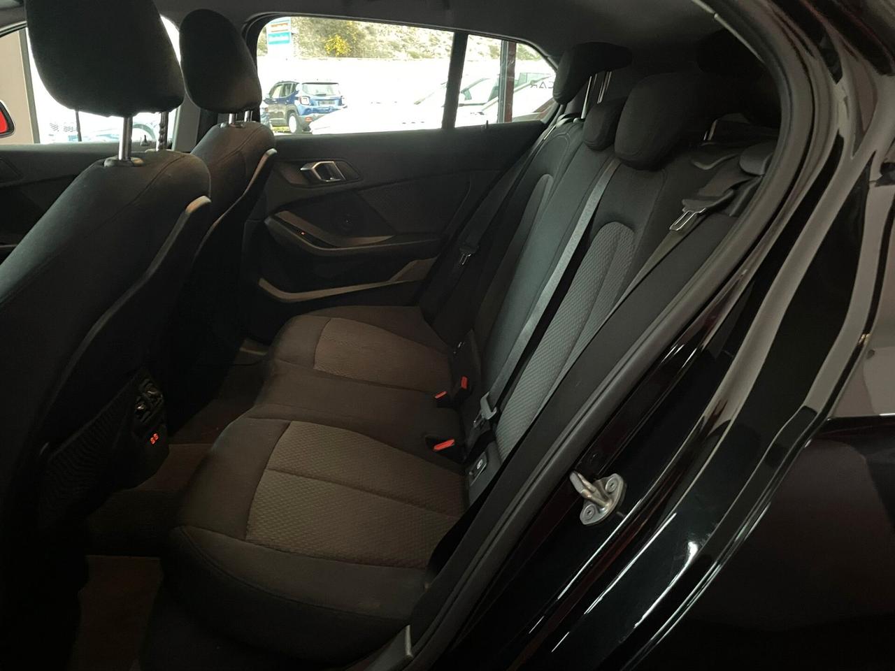 BMW 116d SPORT AUT 116cv *COCKPIT*