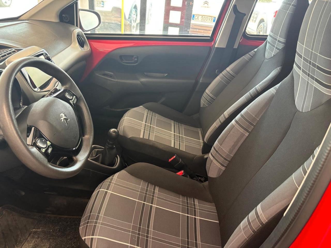 PEUGEOT 108 ANNO 2017 BZ 1.0 ADATTA NEOPATENTATI KM 53 MILA