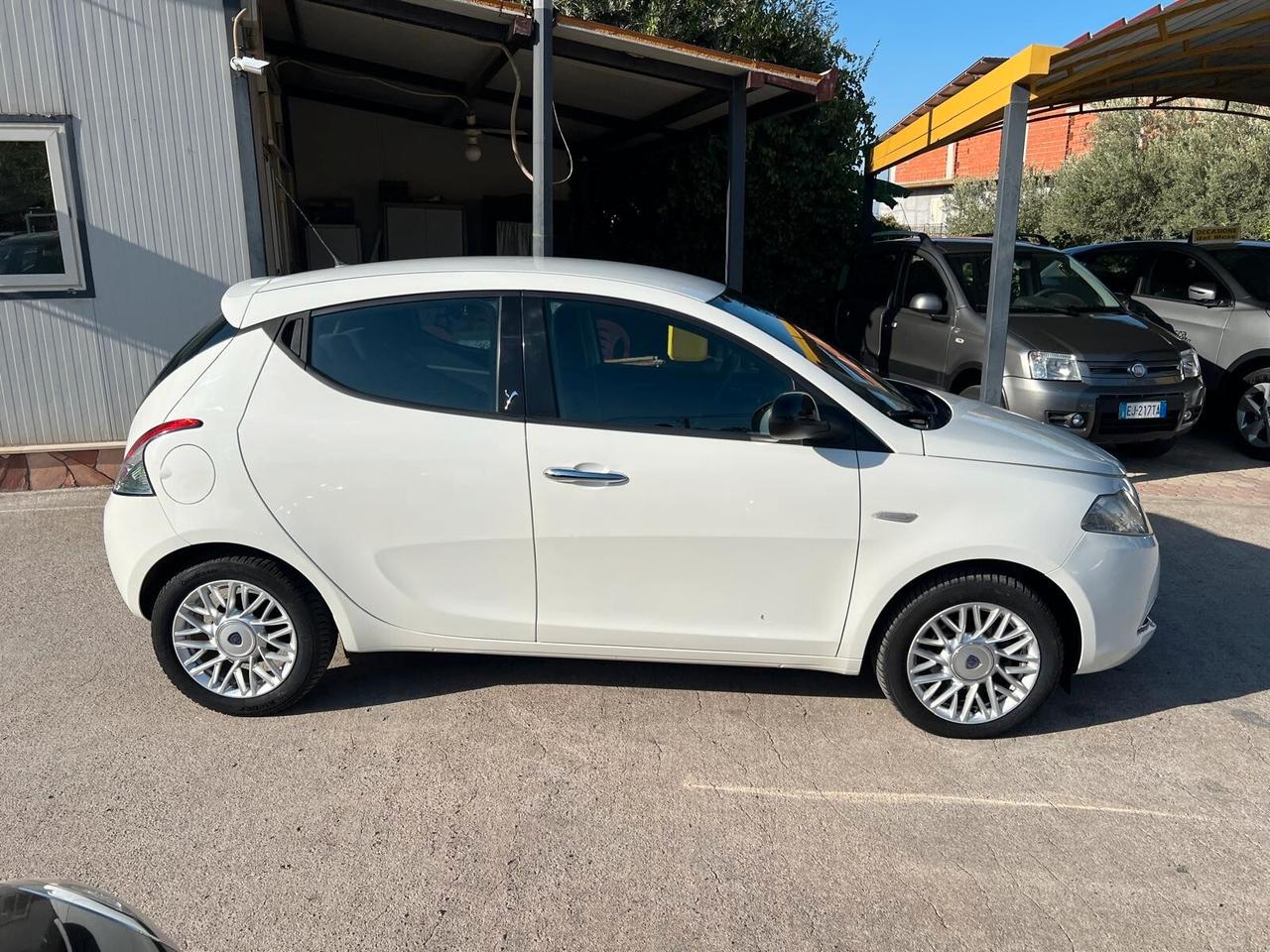 Lancia Ypsilon 1.3 MJT 16V 95 CV 5 porte S&S Silver KM 192MILA UNIC .PROP