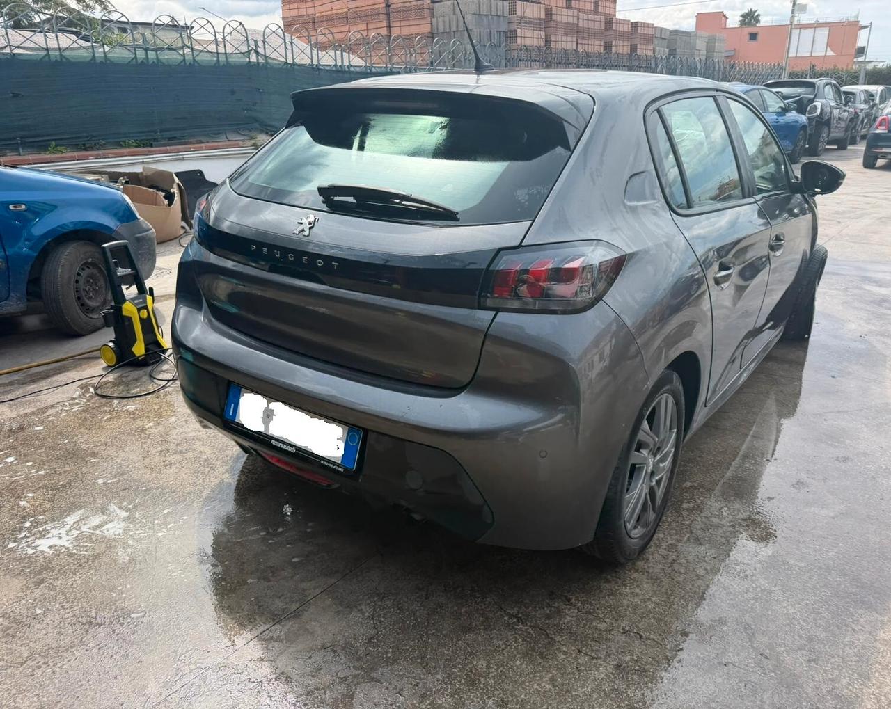 Peugeot 208 sinistrato - 2021