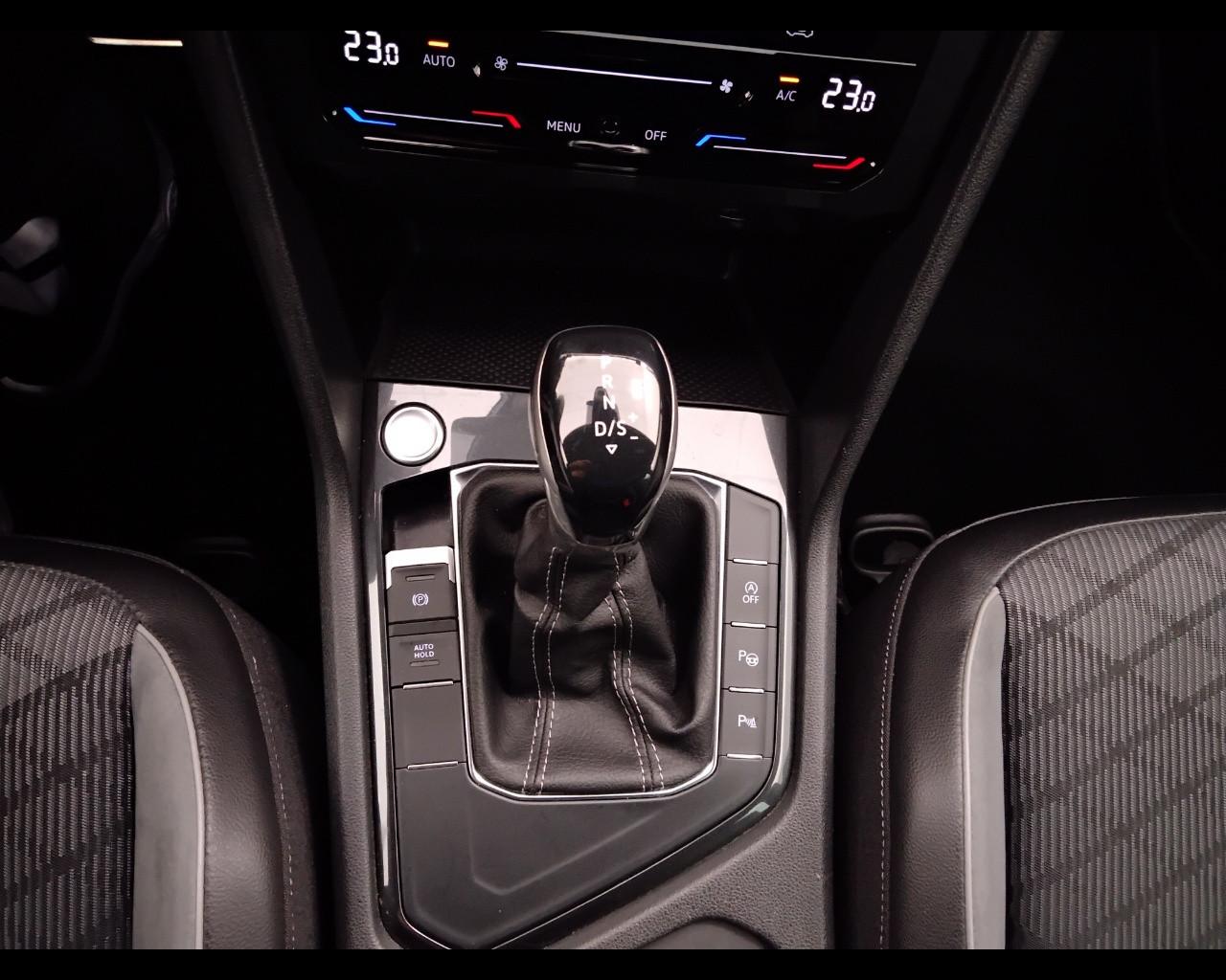 VOLKSWAGEN Tiguan II 2021 - Tiguan 2.0 tdi R-Line 150cv dsg