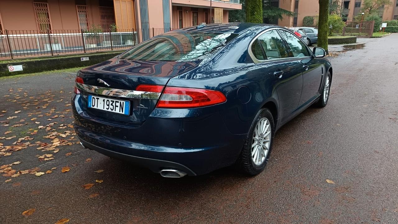 Jaguar XF 2.7D V6 Premium Luxury