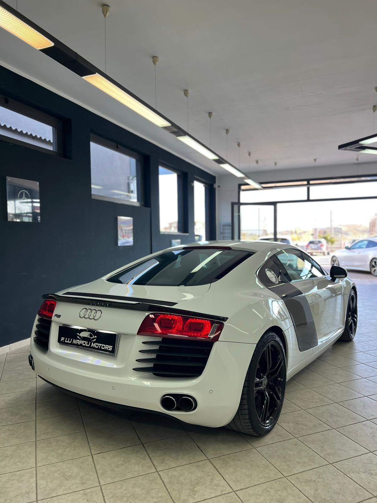 Audi R8 4.2 V8 FSI quattro R tronic