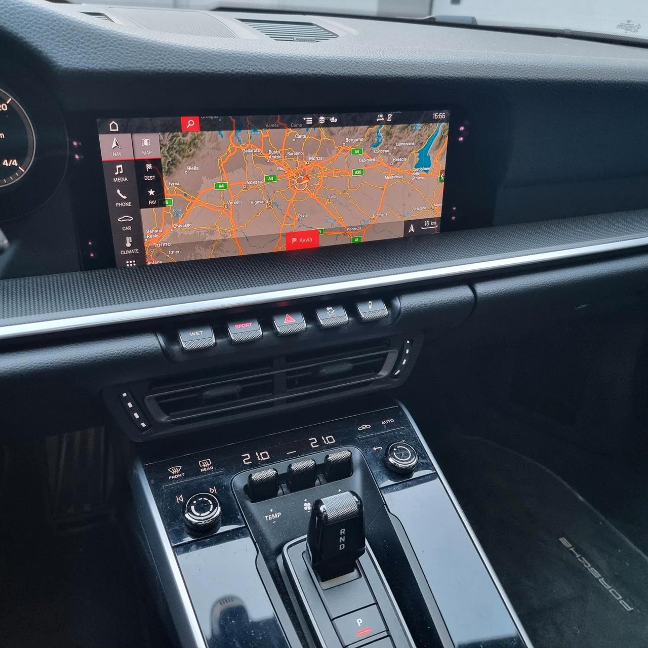 Porsche 992 Coupe 911 3.0 Carrera SPORT DESIGN+PANORAMA