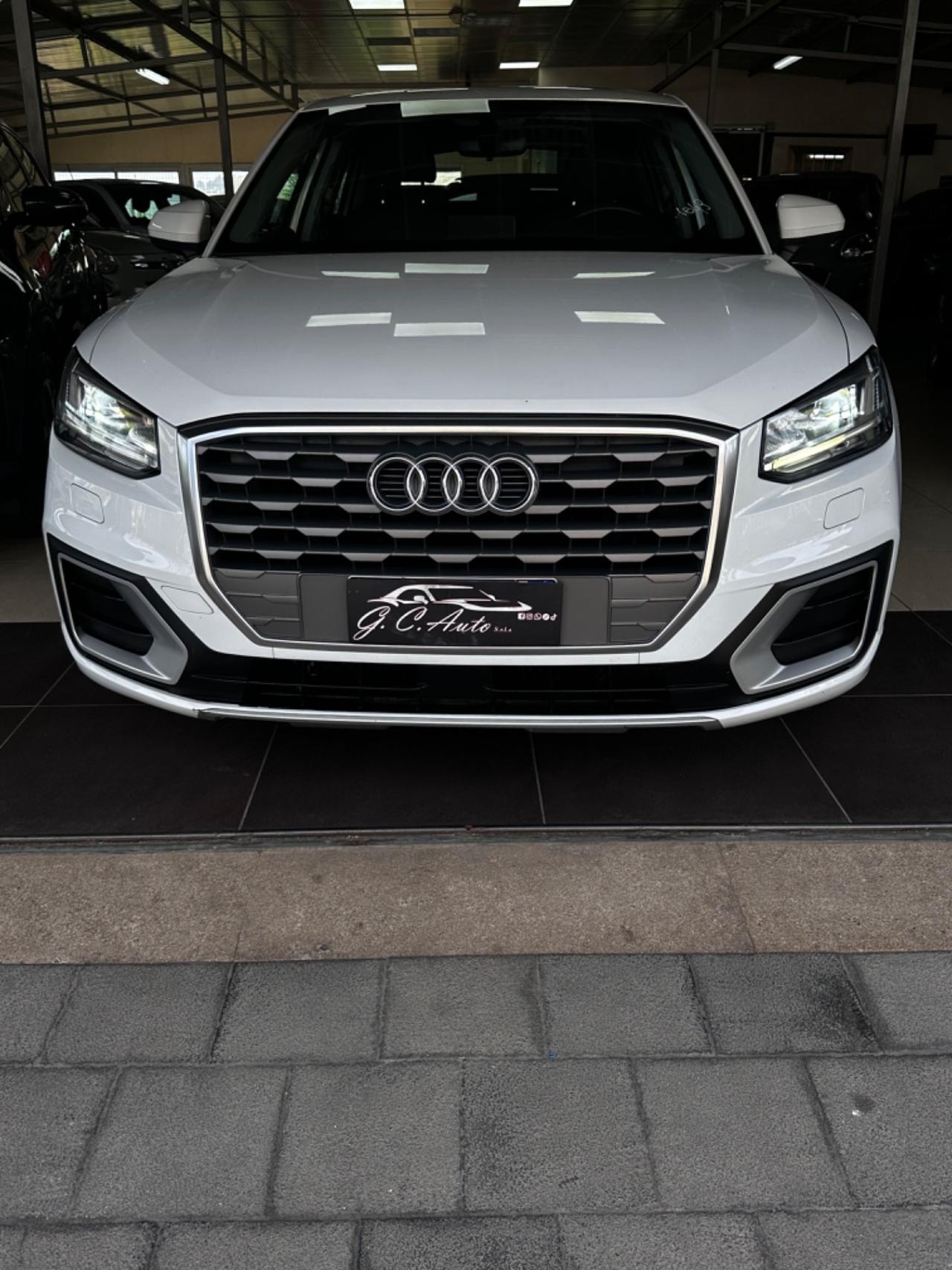 Audi Q2 30 TDI Business Design