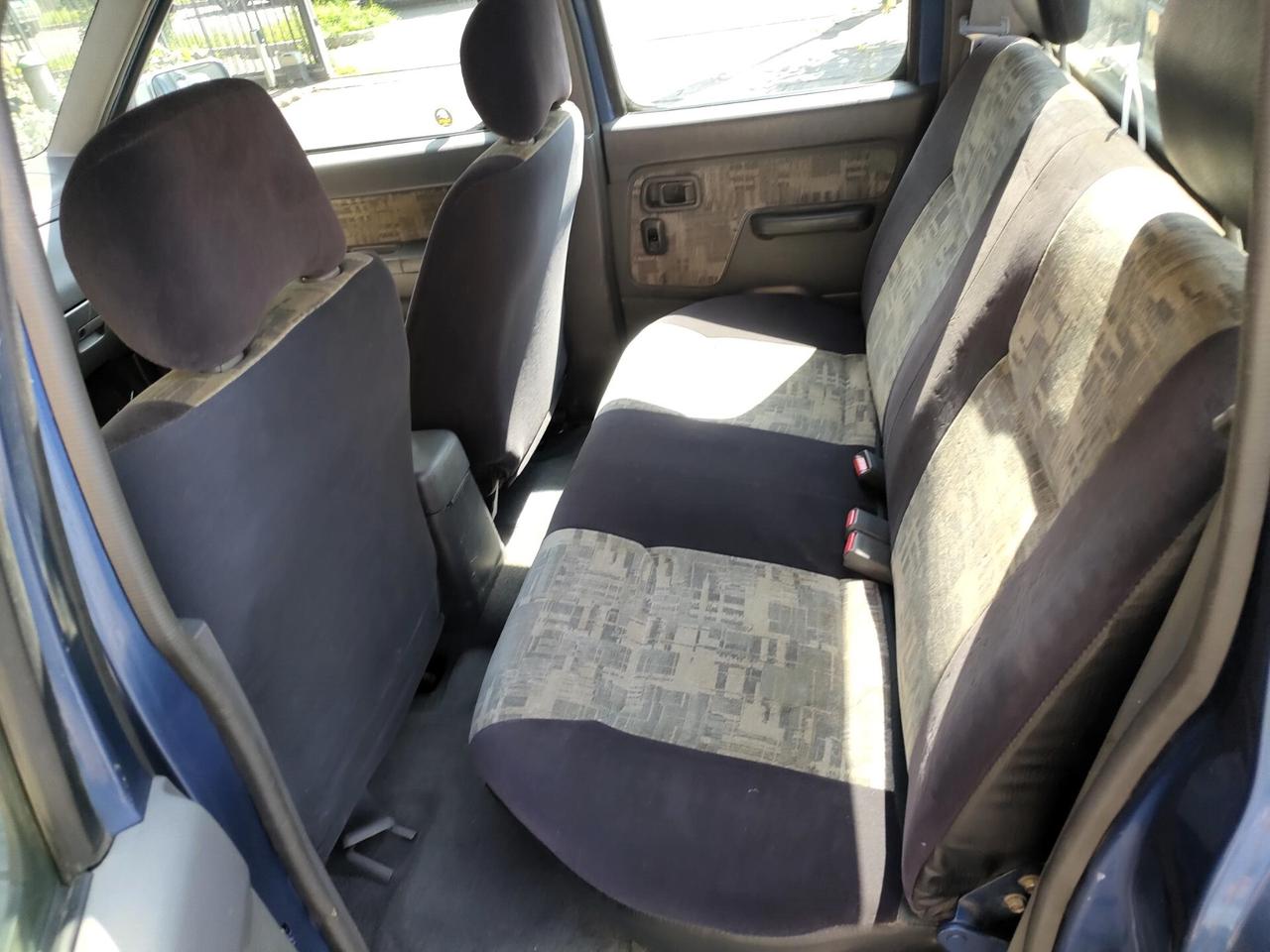 Nissan Navara Double Cab King Cab 2.5 TD