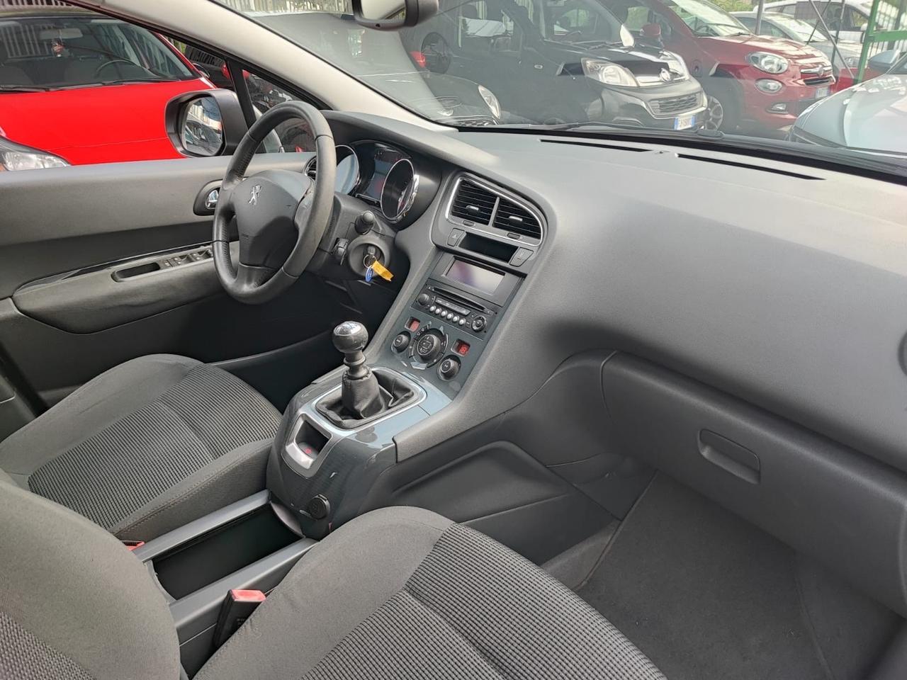 Peugeot 5008 1.6 HDi 115CV Allure