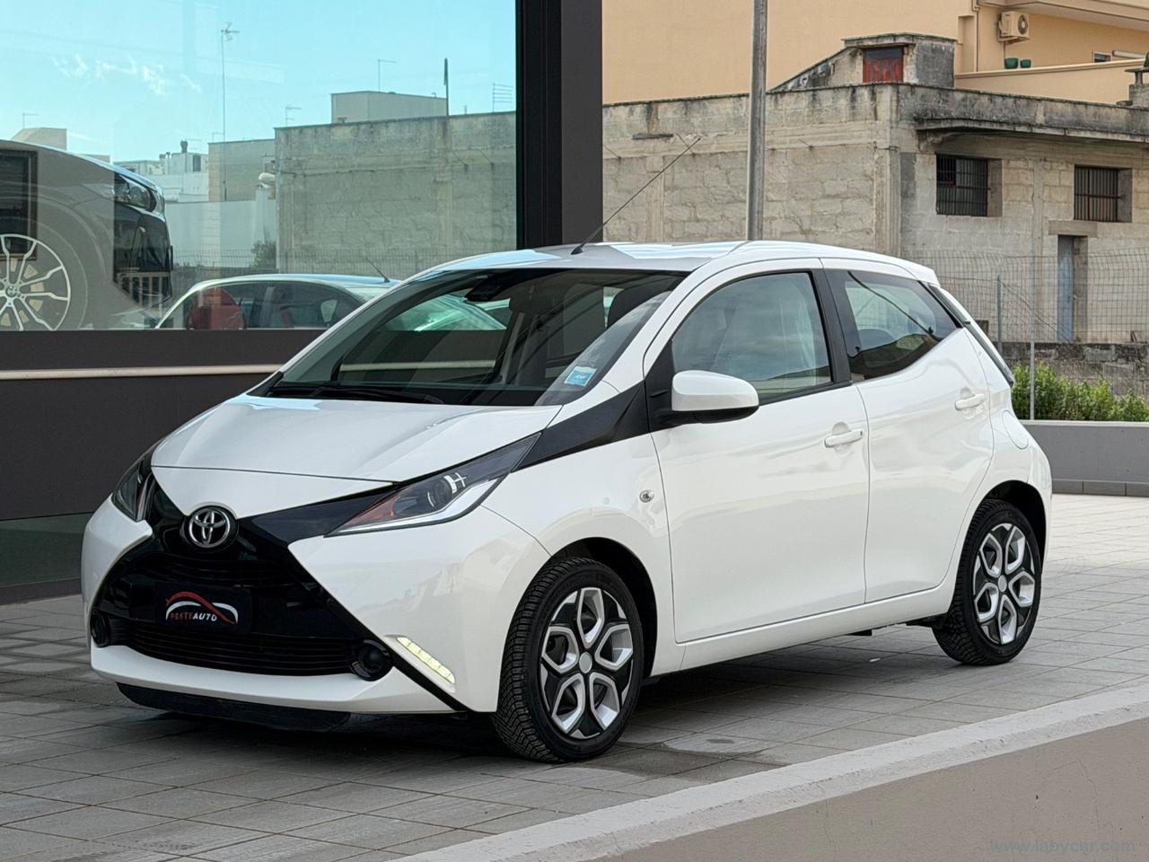 TOYOTA Aygo 1.0 VVT-i 69 CV 5p. x-play