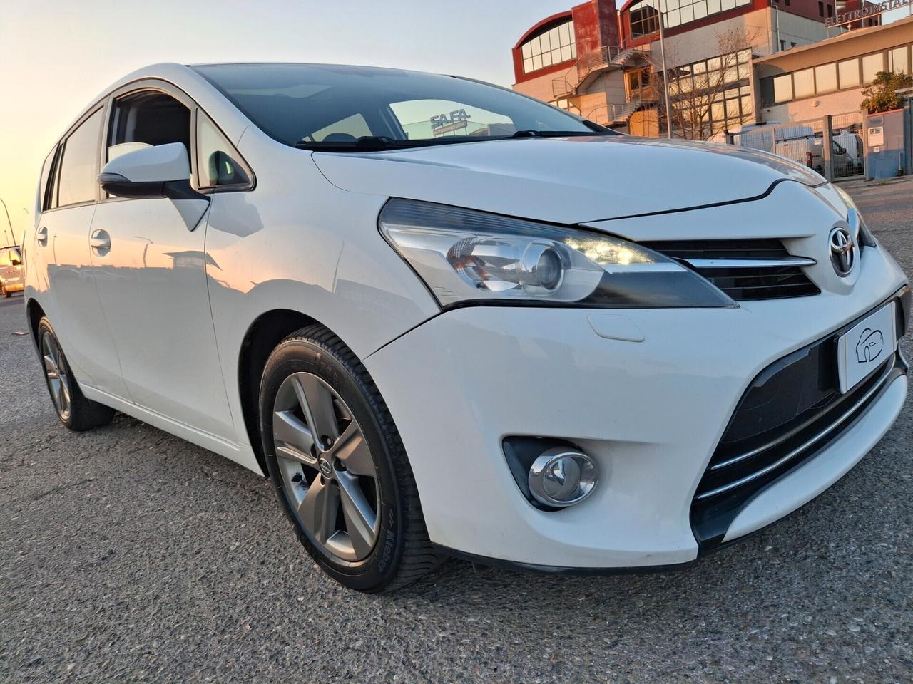 Toyota Verso 1.6 D-4D Style 7 Posti-TETTO-NAVIGATORE--