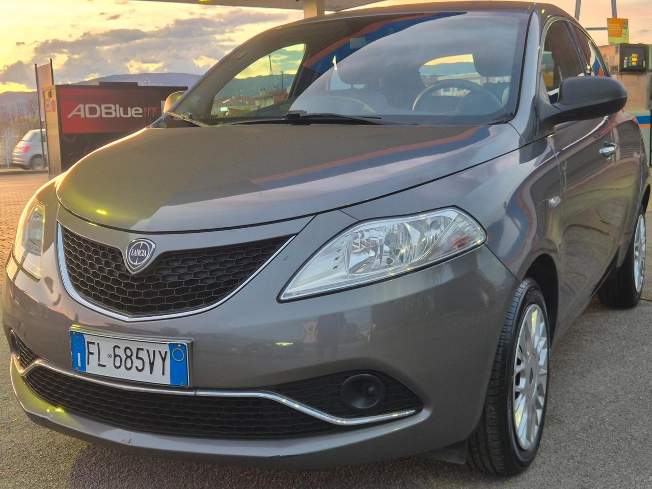 Lancia Ypsilon 1.2 69 CV 5 porte Silver