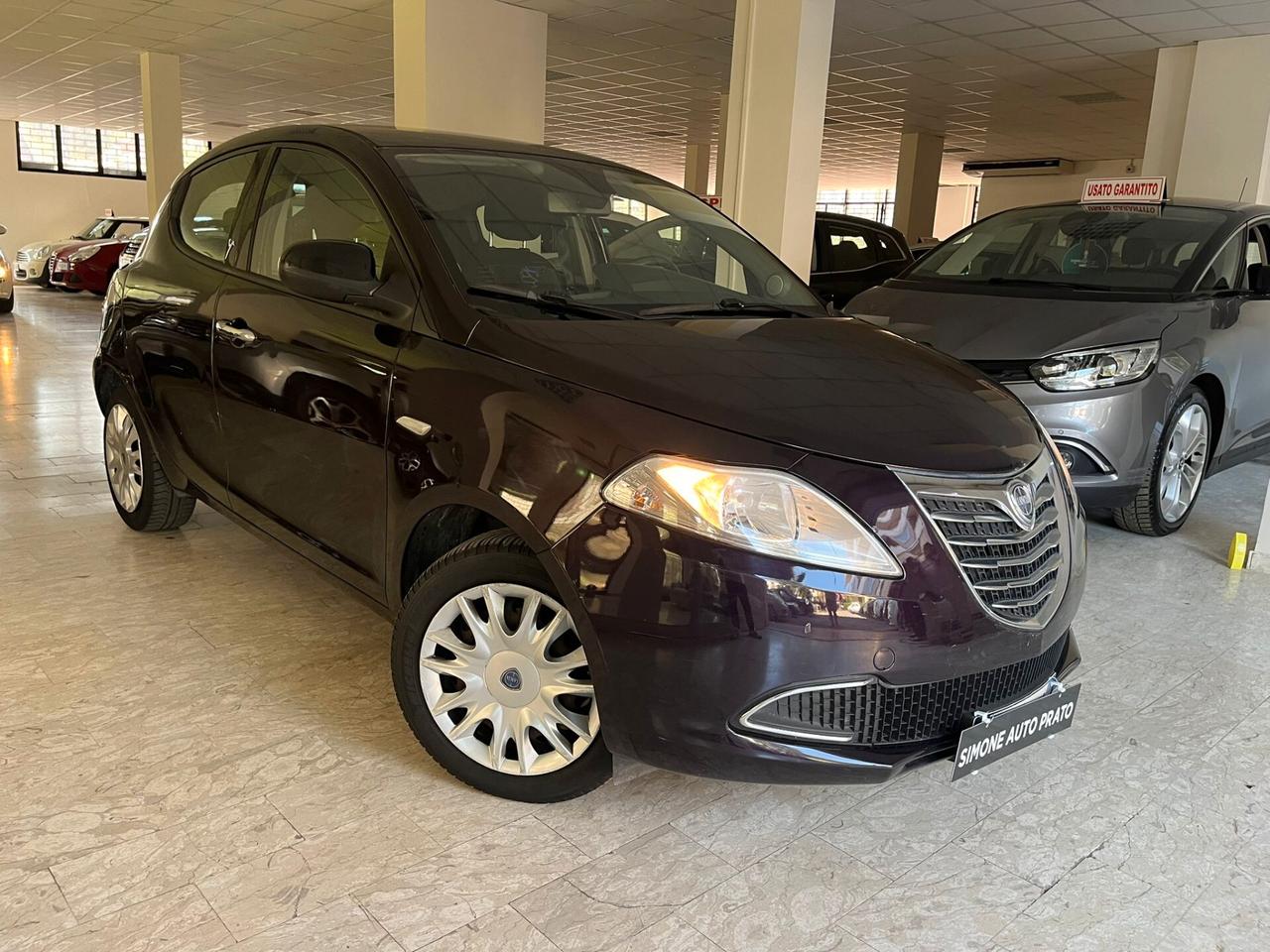 Lancia Ypsilon 1.2 69 CV 5 porte S&S Silver