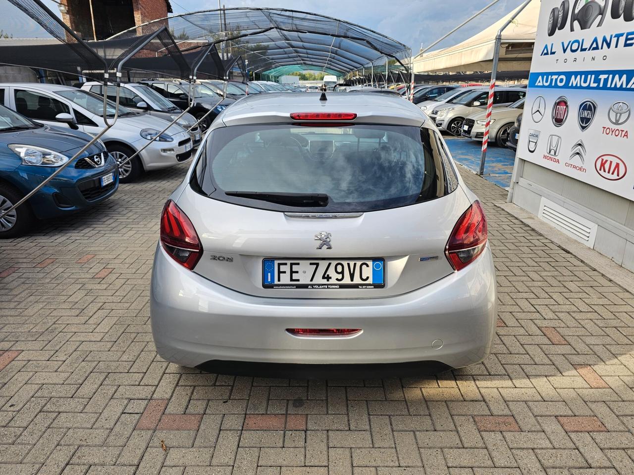 Peugeot 208 PureTech 82 5 porte Active - Pari al nuovo
