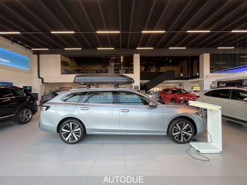 Volkswagen Passat 1.5 TSI EHYBRID BUINESS DSG 204 C MY 24