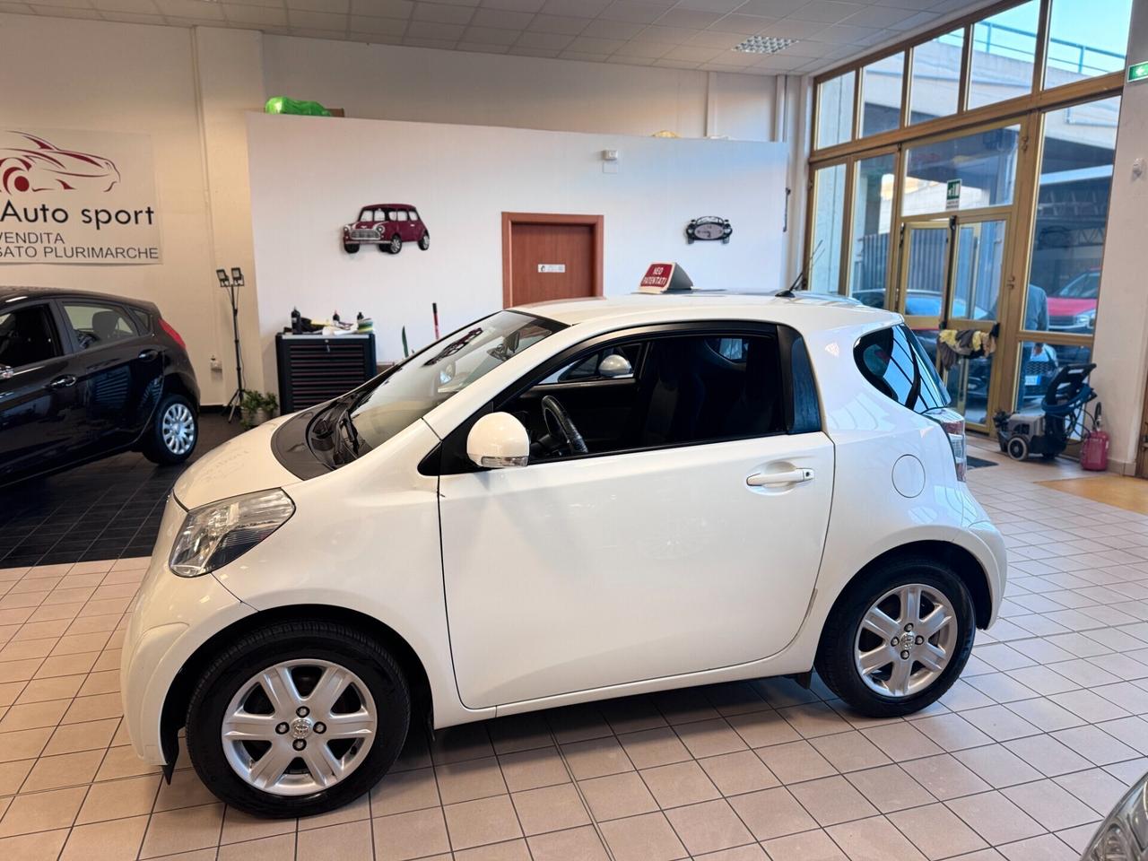 Toyota iQ 1.0 CVT Active