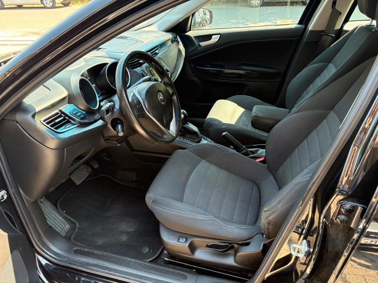 Alfa Romeo Giulietta 1.6 jtdm Super 120cv tct AUTOMATICO OK NEOPATENTATO
