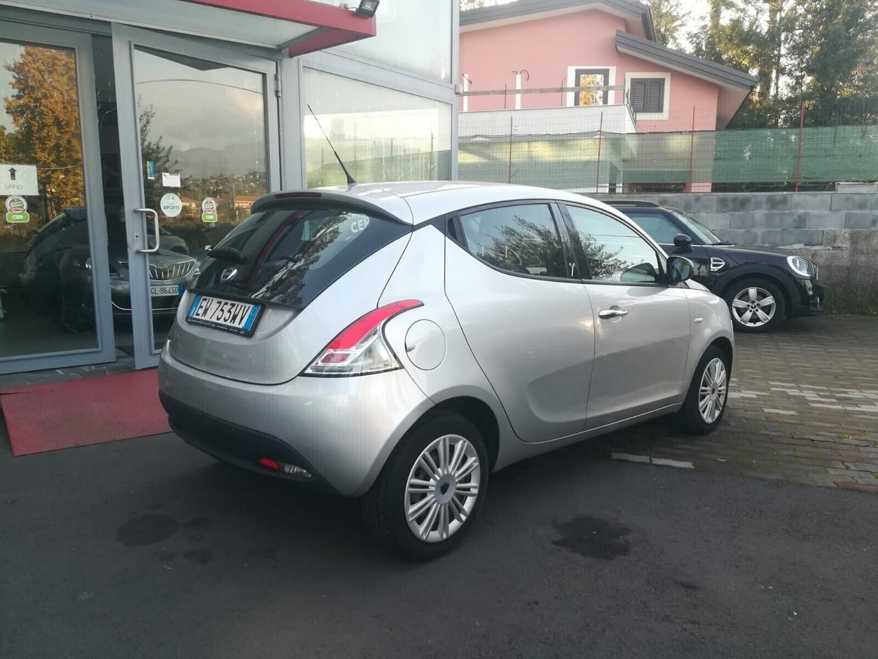 Lancia Ypsilon 1.3 MJT 16V 95 CV 5 porte S&S Silver