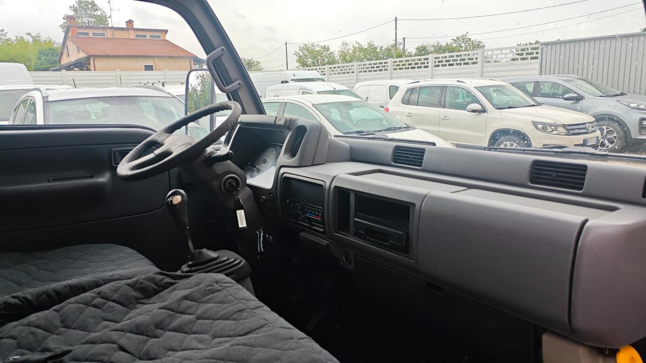 Nissan Cabstar 120.35 3.0 Tdi PM-RG Cabinato L