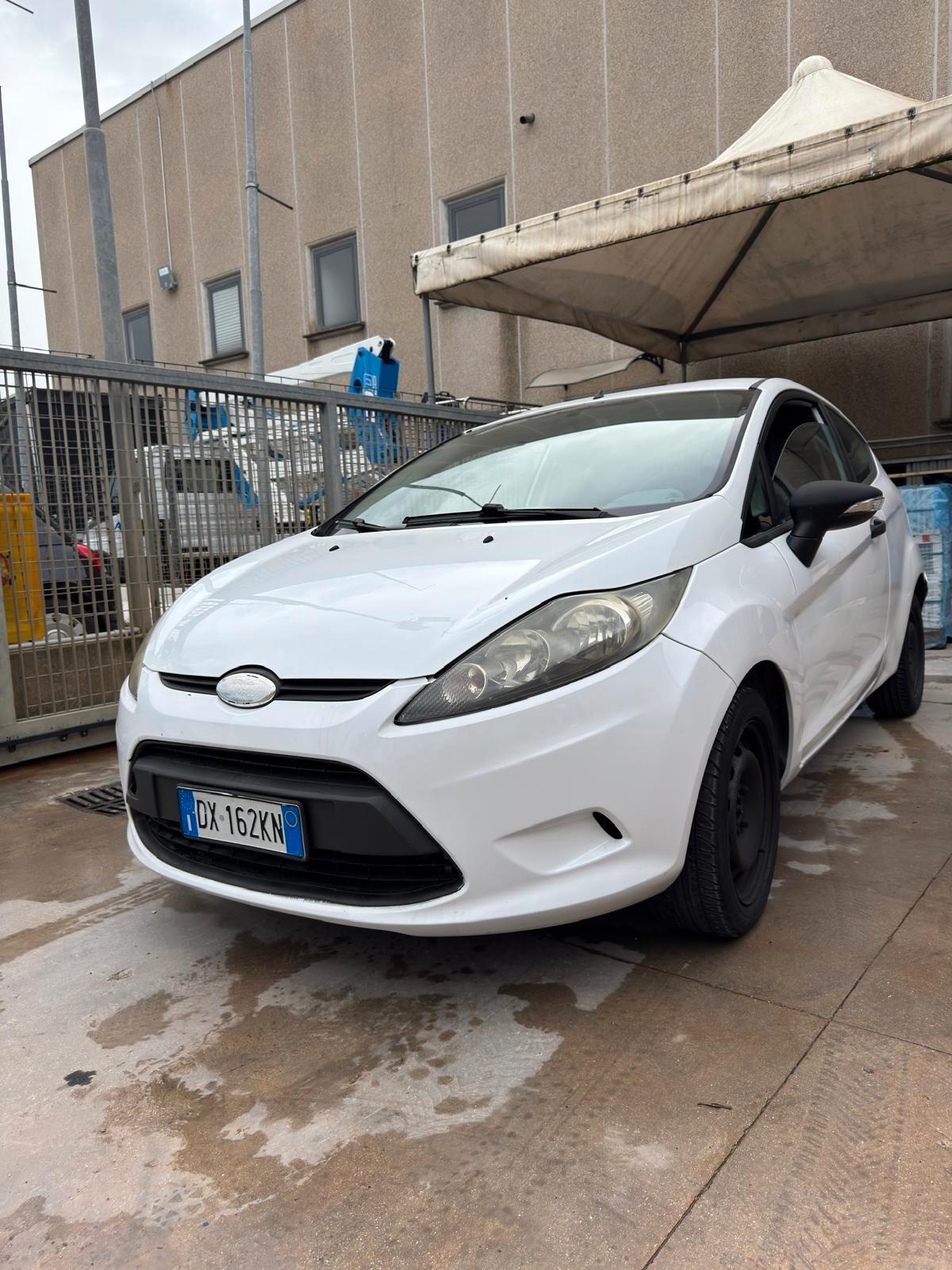 Ford Fiesta 1.4 D Van (Furgonata) – Revisionata fino al 2027