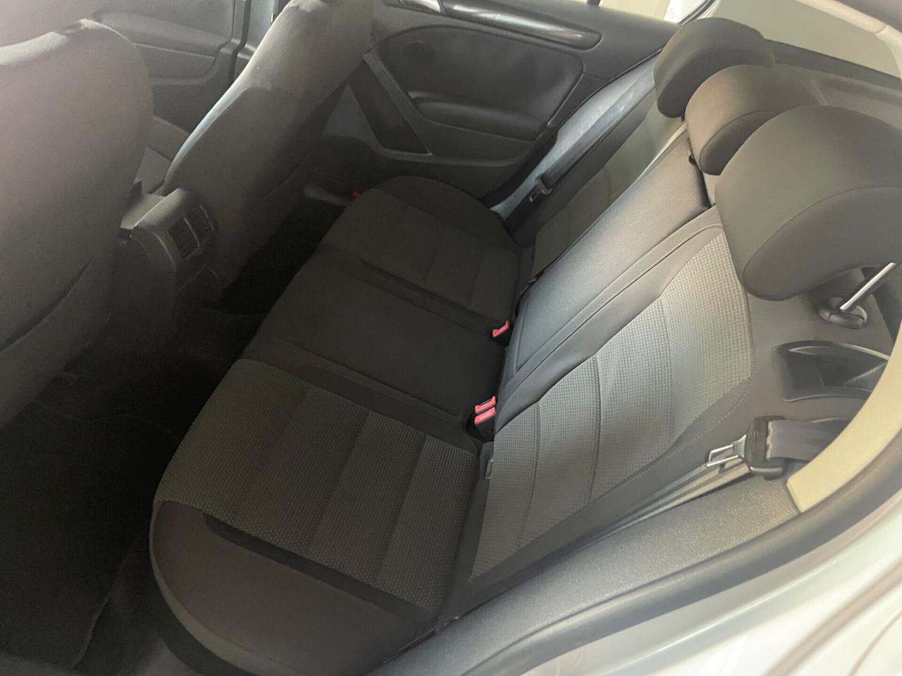VOLKSWAGEN GOLF 1.6 TDI 5P COMFORTLINE