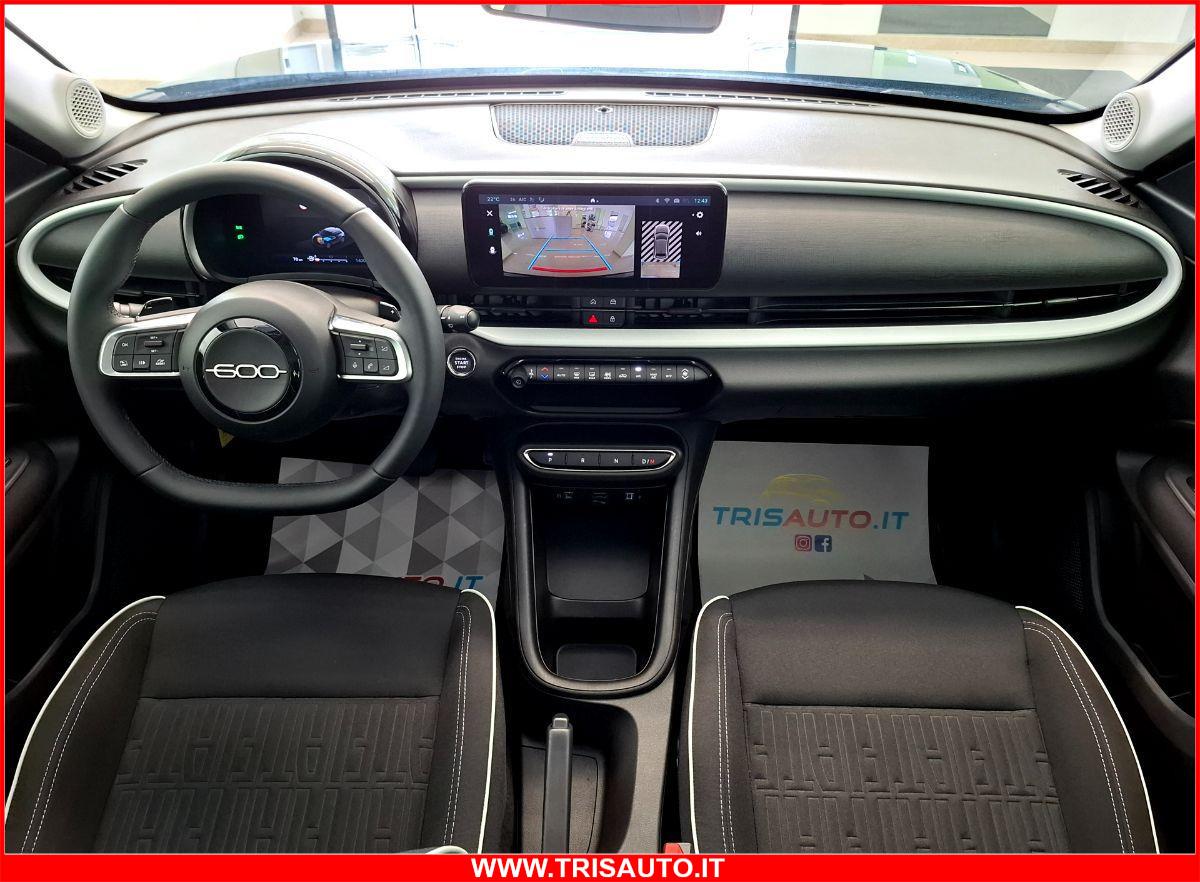 FIAT 600 1.2T MHEV DCT POP NEOPATENTATI (FARI LED)