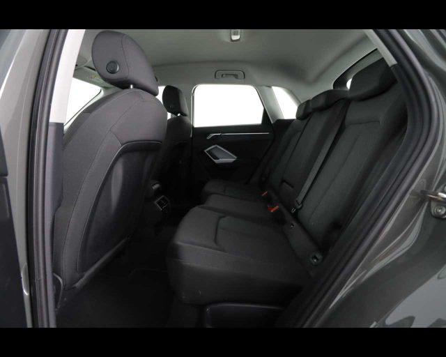 AUDI Q3 35 TFSI S tronic Business