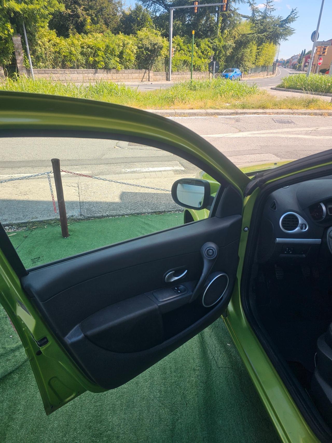 Renault Clio 1.2 16V 5 porte Luxe