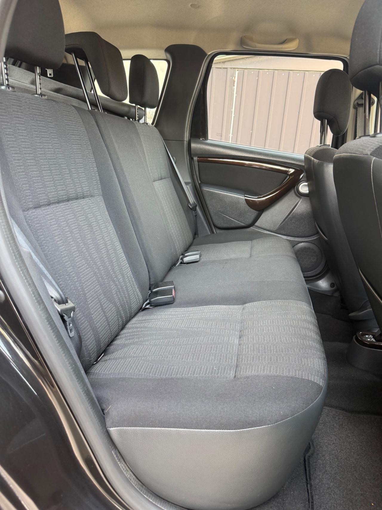 Dacia Duster 1.6 benzina 4X4 NEOPATENTATI
