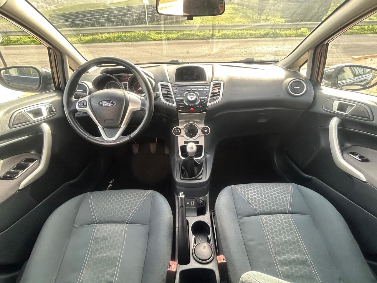 Ford Fiesta 1.4 TDCi 70CV 5 porte Titanium