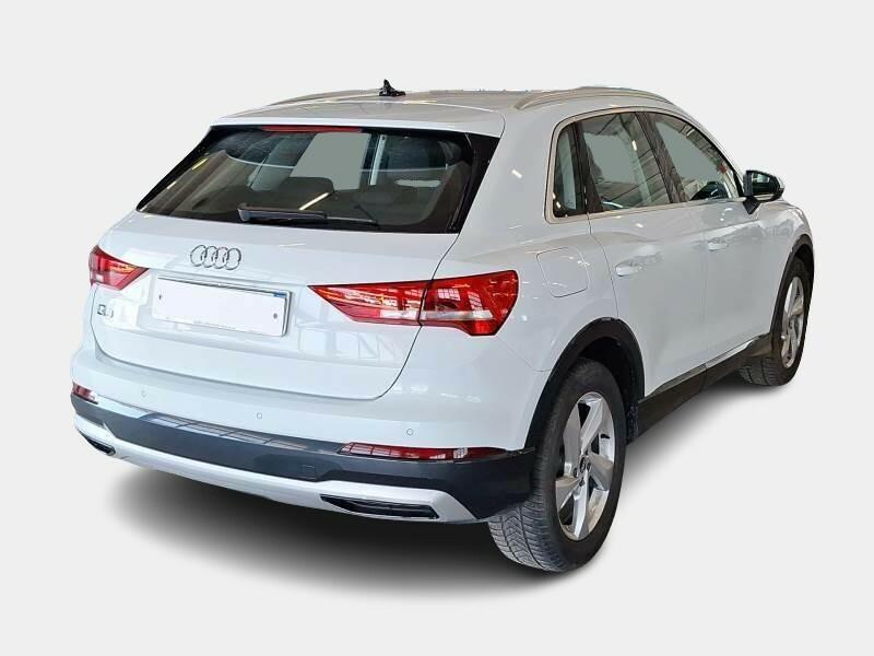 AUDI Q3 35 TDI S tronic Business Advanced