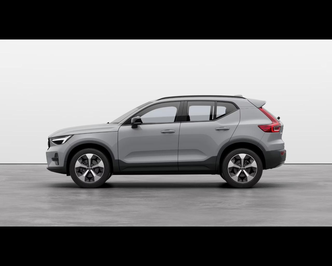 VOLVO XC40 B3 GEARTRONIC PLUS DARK