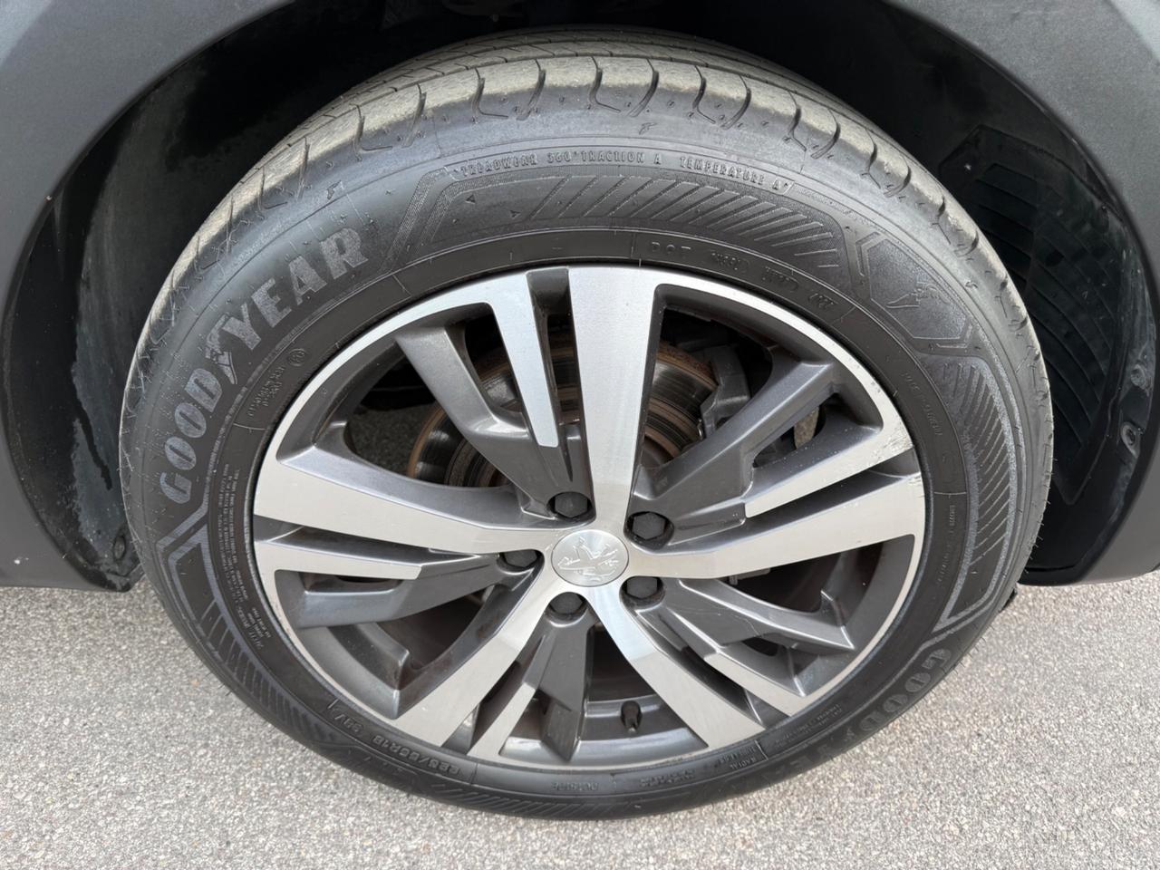 Peugeot 5008 BlueHDi 130 S&S EAT8 Allure Pack