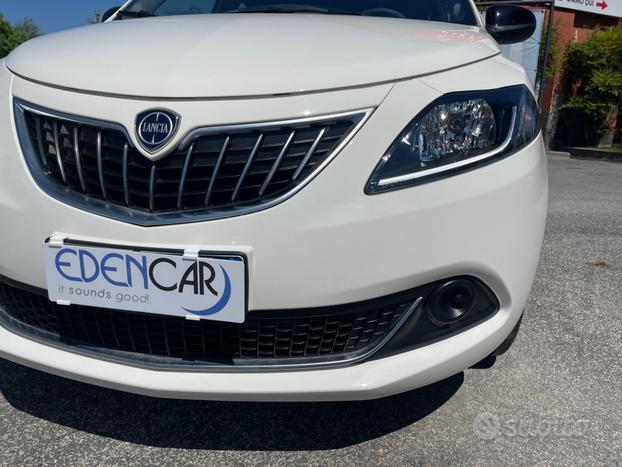 Lancia Ypsilon 1.0 firefly hybrid Platino 70cv KM0