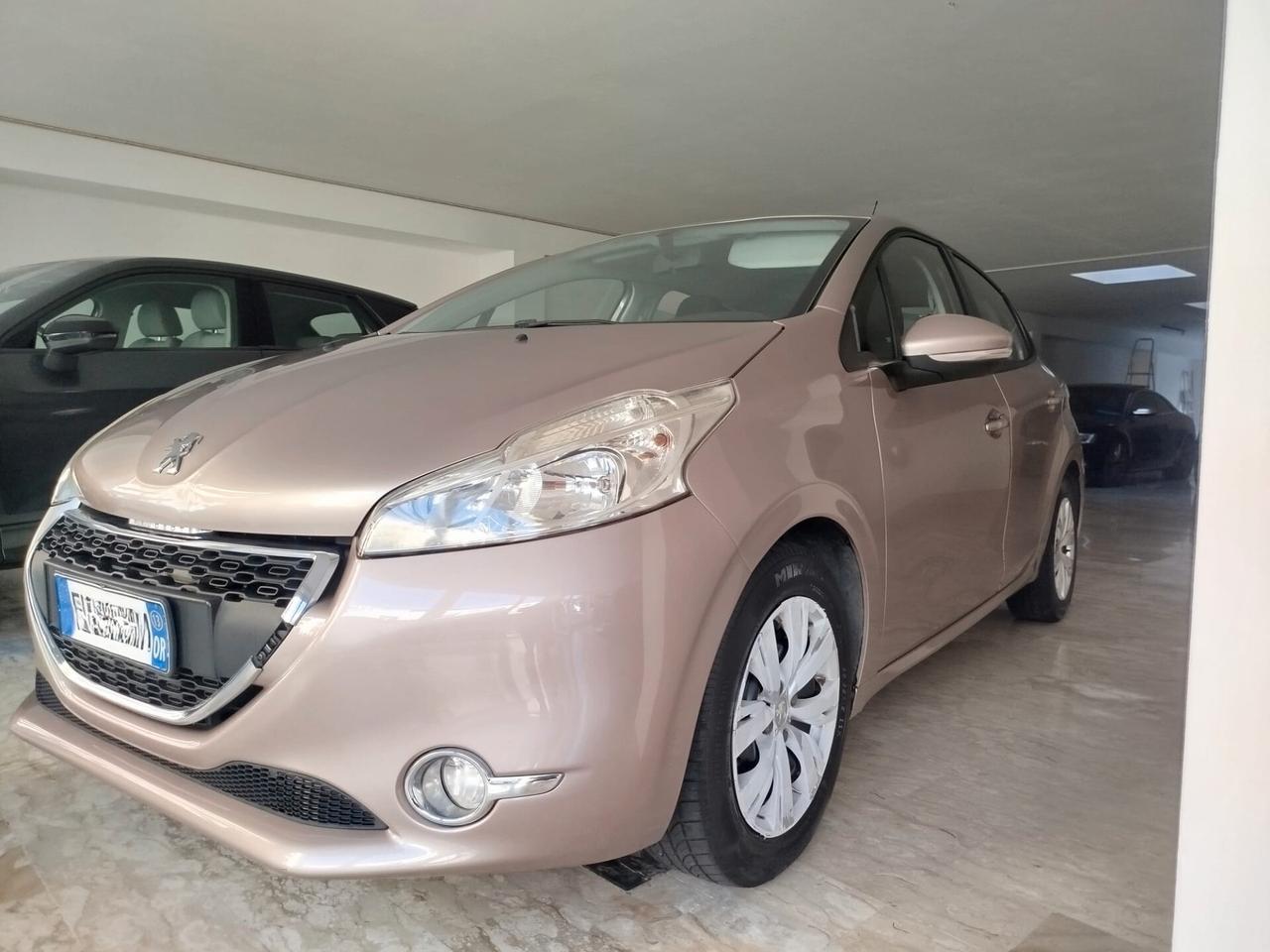 Peugeot 208 1.4 HDi 68 CV 5 porte Access