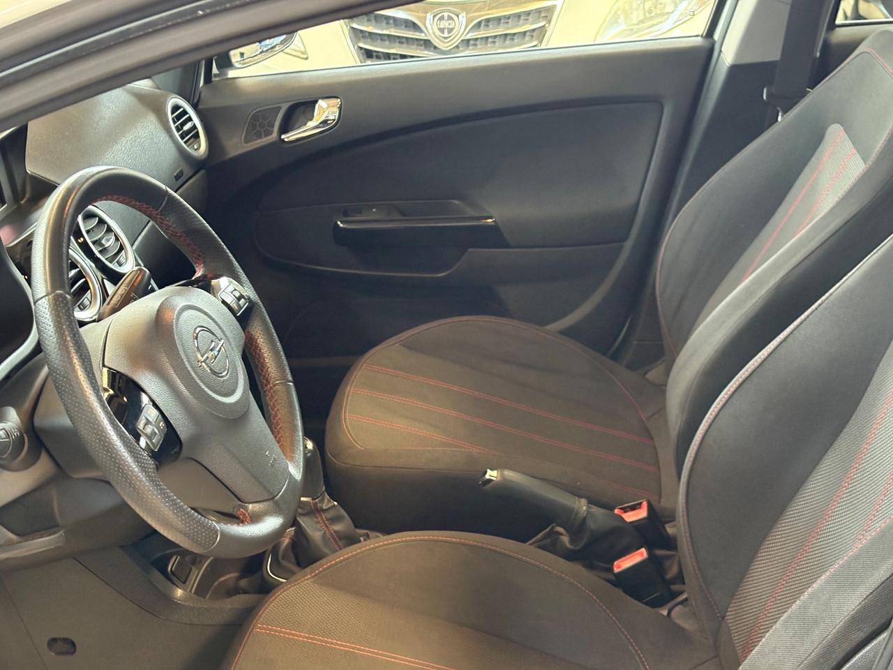 Opel Corsa 1.4 16V 5 porte Sport